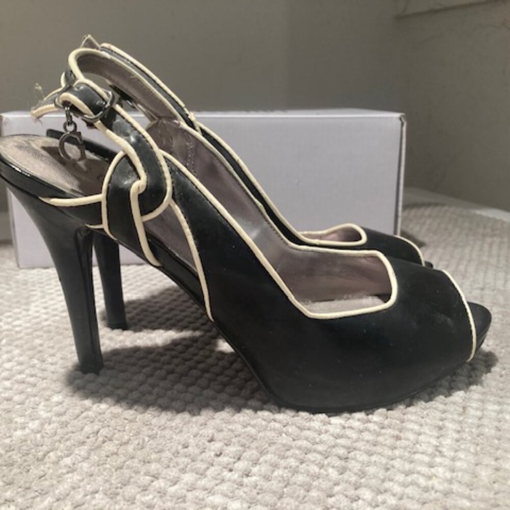 Guess Open Toe Heels - Picture 2 of 5